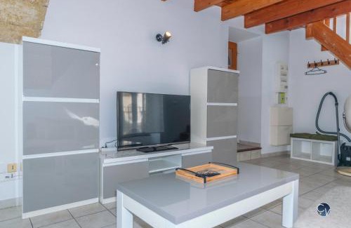 Roquemaure Apartment | Joli appartement avec Mezzanine
