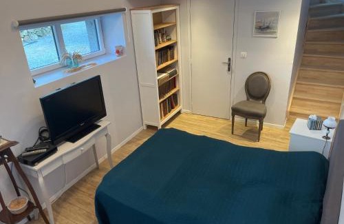 Plouvara House | Jolie chambre dans une dépendance de longère bretonne