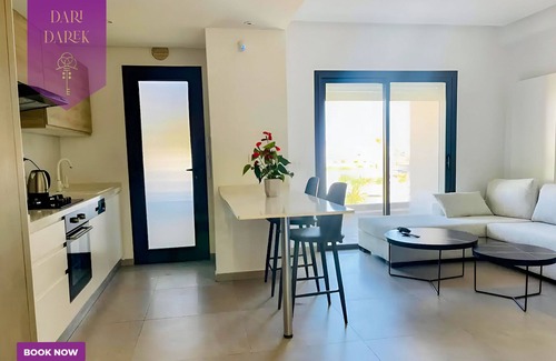 Jardins De Carthage Apartment | JourneyJoy Ii Luxury Apartment with Pool & Gym