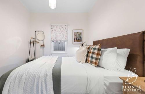 Golden Point House | Journeyman's Cottage