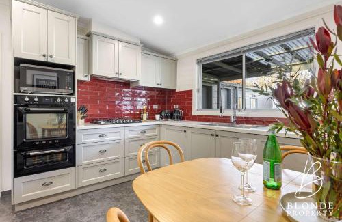 Golden Point House | Journeyman's Cottage