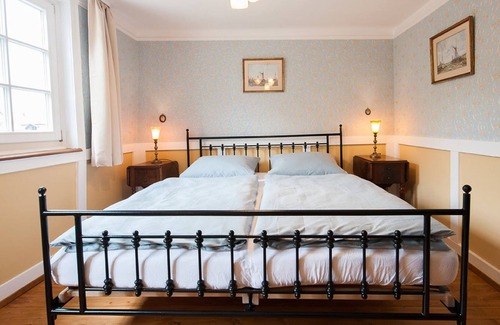 Oberderdingen Apartment | Jugendstil - Doppelzimmer mit WC und Dusche