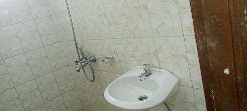 Kalangala House | Julian's lake view guest house