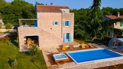 Kircija Villa | Julijud, heated pool, jacuzzi, DOME and sauna