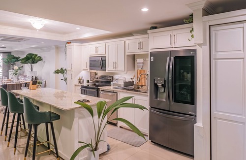 Cocorite Apartment | Jungle Oasis: Sea&City Views W/pool & Ruby Sunsets