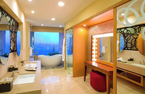 South Shore Hotel Area Hotel | Junior Panoramic Suite with Ocean Views & Private Balcony – Puerto Vallarta