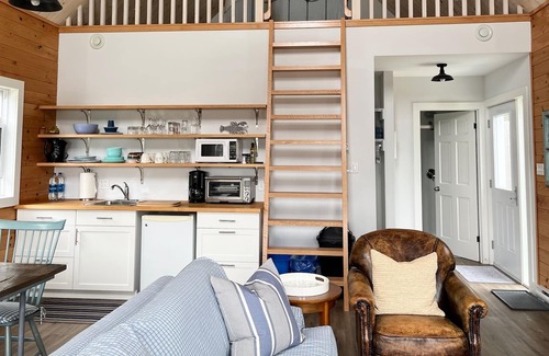 Kingsburg House | Just listed! Cozy ocean view guest house overlooking spectacular Kingsburg Beach