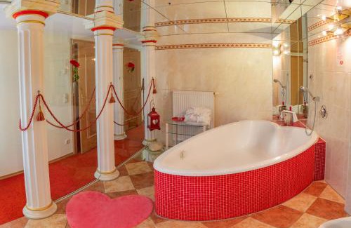 Altotting Hotel | König Ludwig Design Hotel NEU Zimmer mit Sauna oder Whirlpool oder mehr