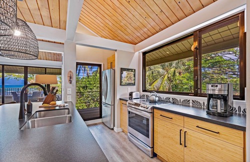Kahana Condo | Kahana Village #41 Beach Front Deluxe