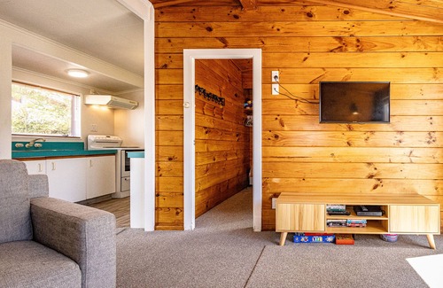 Taupo House | Kaka Retreat - Taupo Holiday Home