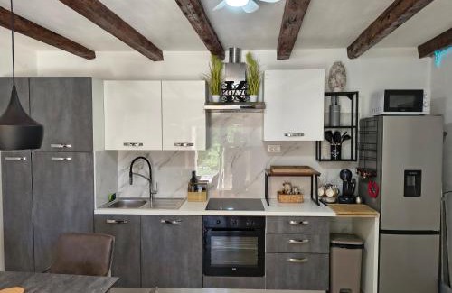 Sibenik House | Kameni dvori