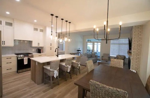 Okanagan-Similkameen House | Kannen Cove 5 Bedroom Lake Cottage