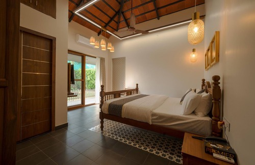 Nanjangud Hotel | Kapila Riverfront