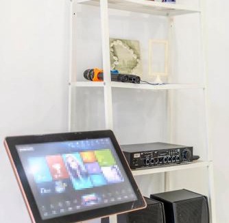 Kampung Kerinchi Apartment | Karaoke Party Penthouse at KL Gateway by Cobnb