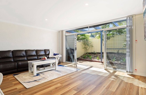 Huskisson House | Karbo Kastle - FREE WI-FI