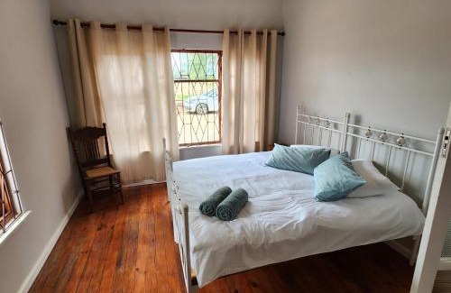 Oudtshoorn House | Karoo Leeu Self Catering