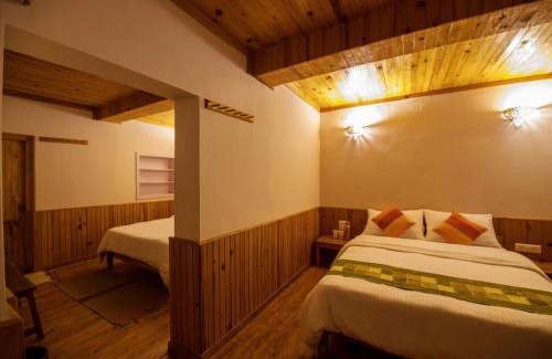 Almora Hotel | Kasar Rainbow Yoga Retreat