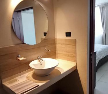 Accra Apartment | KATY'S PLACE - Caters for 1 family at a time