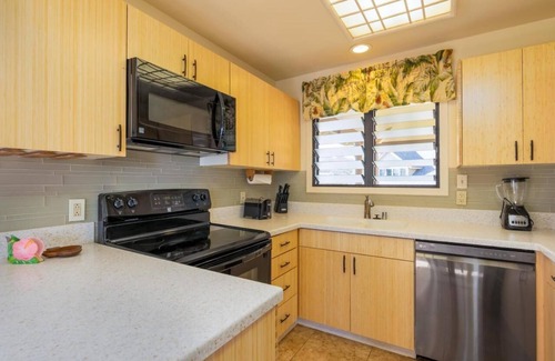 Lihue Condo | Kauai 1 bedroom Sleeps 4