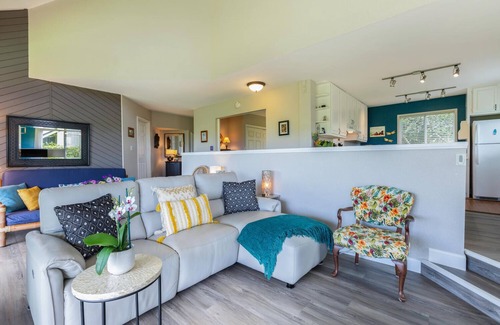 Princeville Condo | Kauai Sunrise, Rainbows, Ocean Views & 15th Fairway of Makai