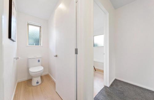 Kelvin Heights House | Kelvin Heights - Sunny 2 Bed Home