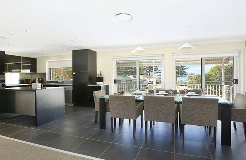 Kiama Apartment | Kendalls Beach House - great family accommodation