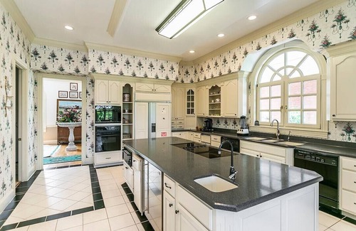 Printer House | Kentucky's Majestic Mountaintop Estate with pool: The Bluegrass Palace