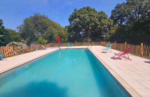 Ploerdut House | Ker Adèle, longère cosy au cœur d'un bois