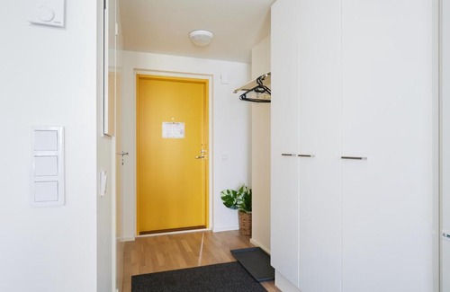 Turku Apartment | Keskeisen sijainnin uudiskohde, Seamless check-in, Baby crib