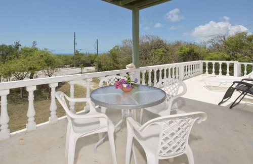 Rainbow Bay House | Key Lime Cottage by Eleuthera Vacation Rentals