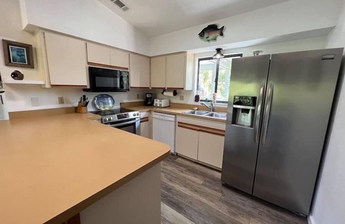 Placida House | Key2TheSea: Tropical treehouse with lots of decks, porches and privacy!