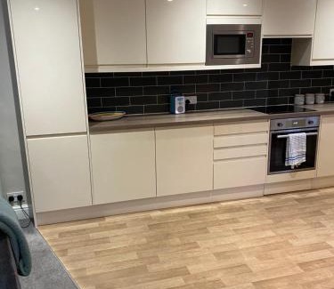 Dalston Apartment | Kezbah2 22 the square centre of Dalston village