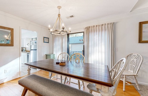 West Beach Cottage | Kiawah Resort snowbird hideaway with AC, steps to beach, near golf & tennis