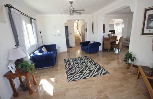 Karsiyaka Villa | Kick back and relax in this calm, stylish space. New for Summer 2024.
