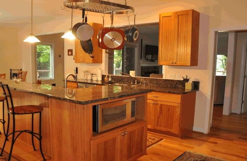 Deer Springs House | Kick back at Virginia’s premier ski and golf resort