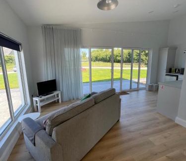 Knockaderry Cross Roads Apartment | Kildare Holiday Apartments No 3