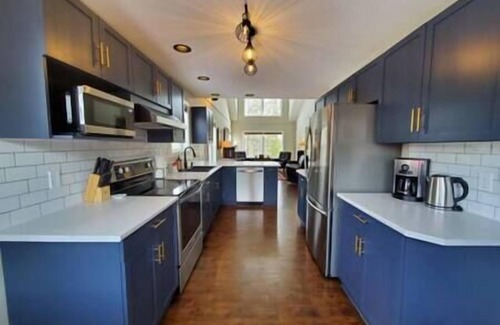 East Kootenay House | Kimberley Mountain Duplex Chalet close to Golfing