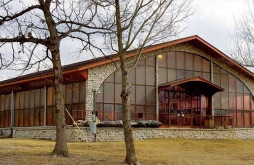 Glen Rose Apartment | King Bed Historic Riverside Getaway in Glen Rose