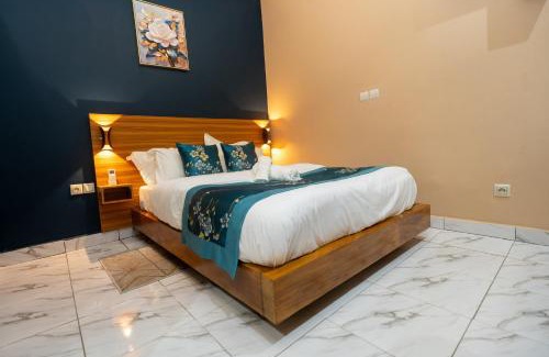 Douala Apartment | King home