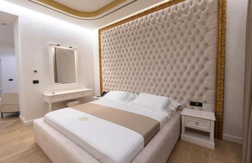Mbrostar-Urë Hotel | King & Queen Boutique Hotel