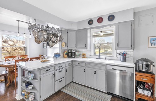 Frankenmuth Bed & Breakfast | King room in Bed and Breakfast - And A Hot Tub!