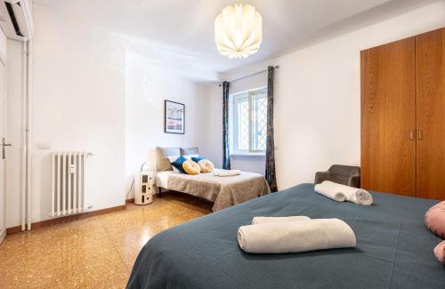 Testaccio Apartment | King Size Apartment WiFi AIR CONDITIONING TV50 10MIN COLOSSEO-TRASTEVERE