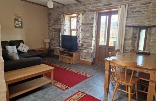 Whitland House | Kingfisher Cottage