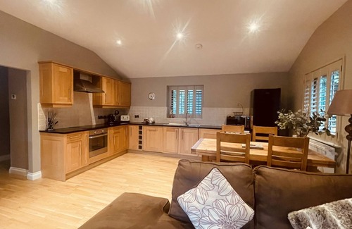 Exeter Cabin | Kingfisher Lodge, South View Lodges, Exeter