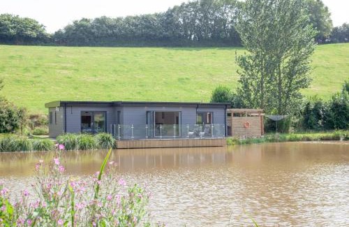 Bradninch House | Kingfisher Lodge - Uk33889