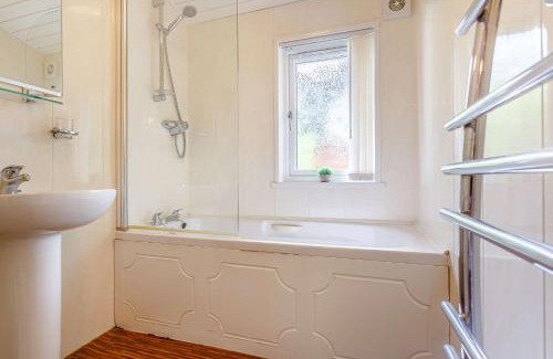 Churchill House | Kingham Lodge