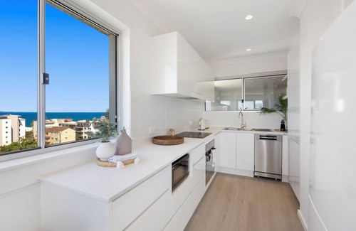 Kings Beach Apartment | Kings Beach, Ocean Views, CBD