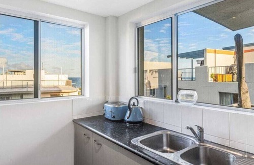 Caloundra Apartment | Kings Beachside Escape - Spacious 2 bedroom Apartment with Ocean Views,