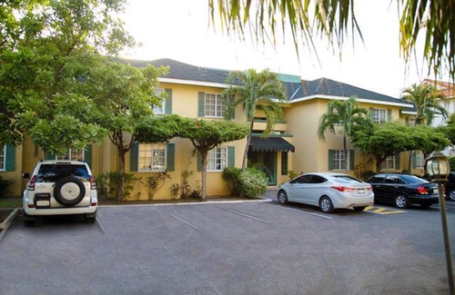 Saint Andrew Apartment | Kingston Town Suite