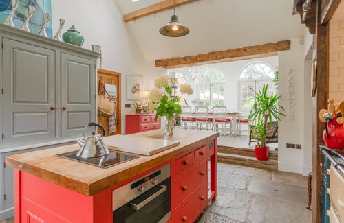 Callow Hill Cottage | Kington Grange - sleeps 16 guests in 7 bedrooms